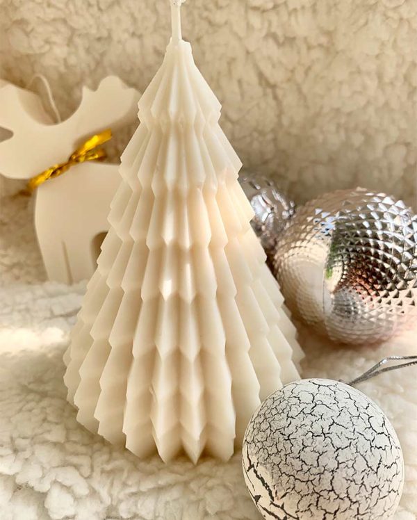 Classic Christmas Pine Tree Soy Wax Candle | Set of 2 | 12.7 x 7.6 cm   5 x 3 inches For Sale